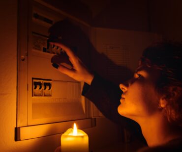 What to Do in an Electrical Emergency Before the 24-Hour Emergency Electrician Arrives